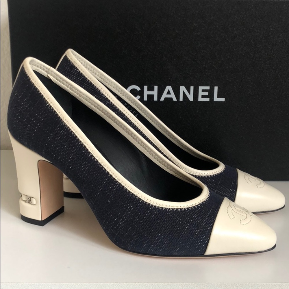 AUTHENTIC NIB CHANEL 19C Pumps